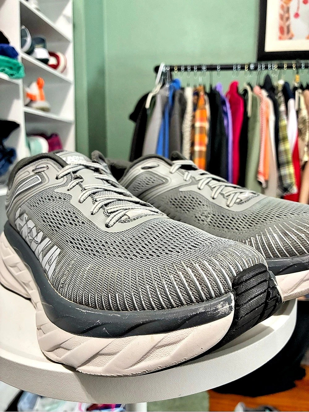 HOKA ONE Bondi 7 Men's Gray & White Athletic Shoes US 9 2E